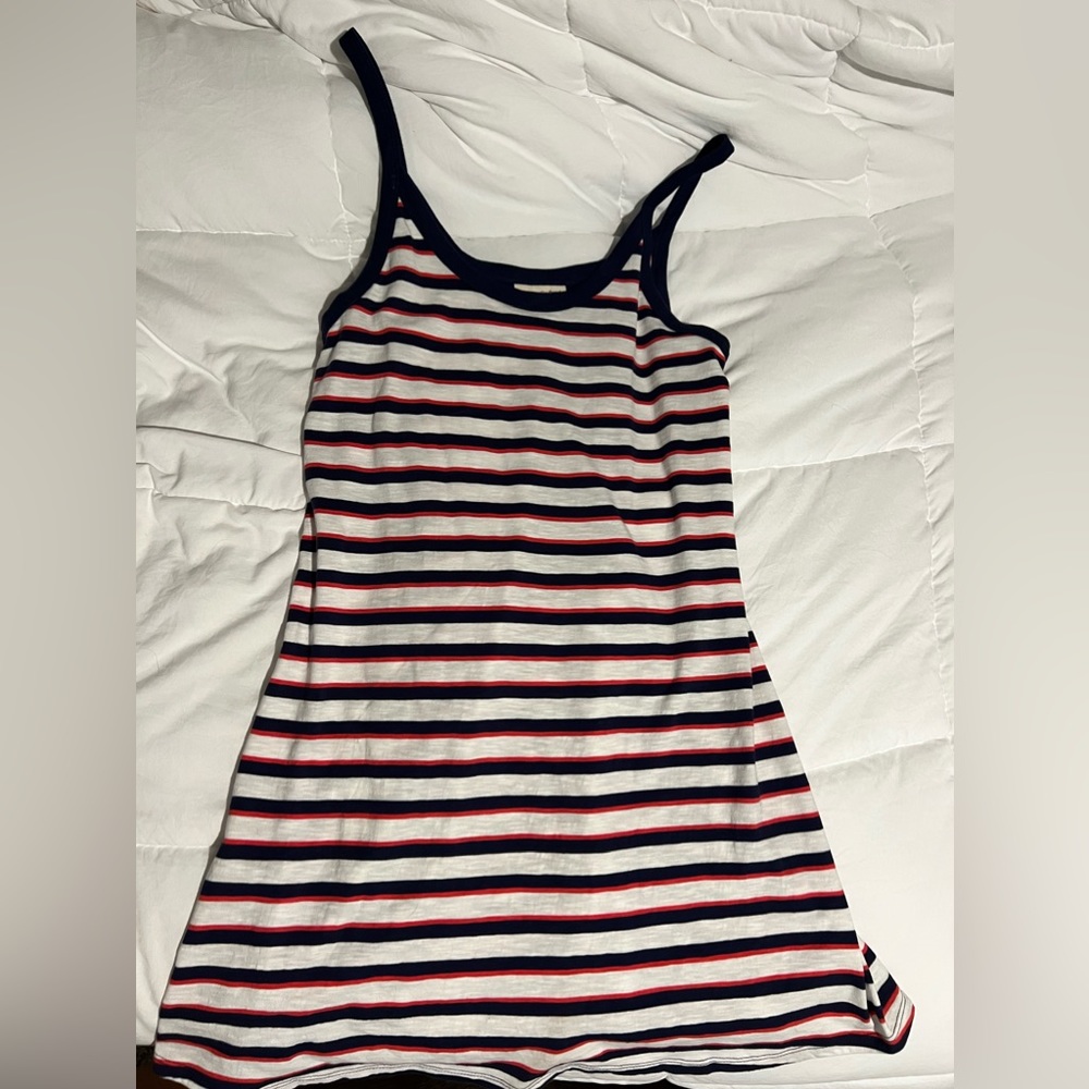Tank Tops - Picture 3 of 4